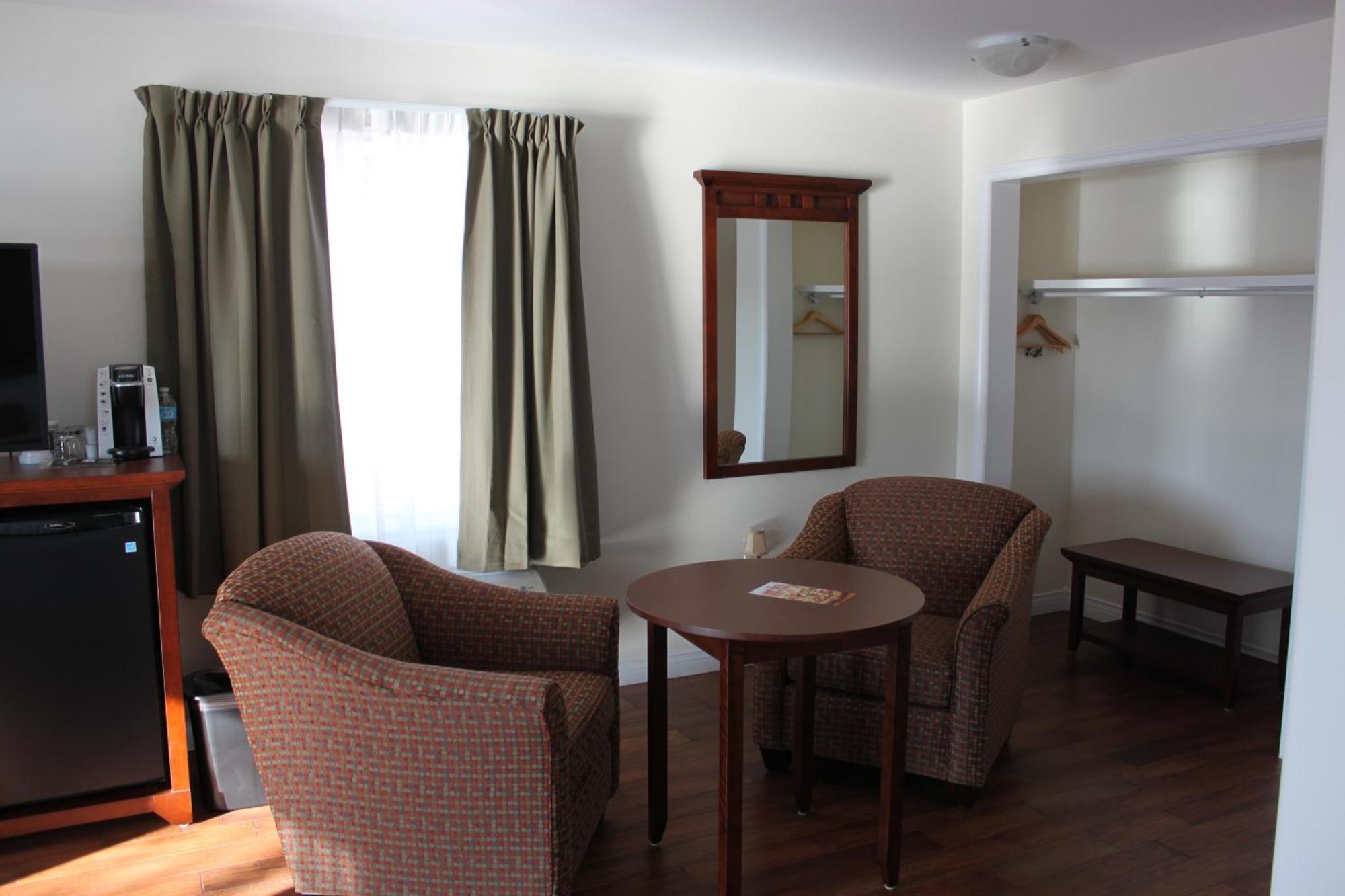 Montague Lanes Riverhouse Inn & Cottages חדר תמונה