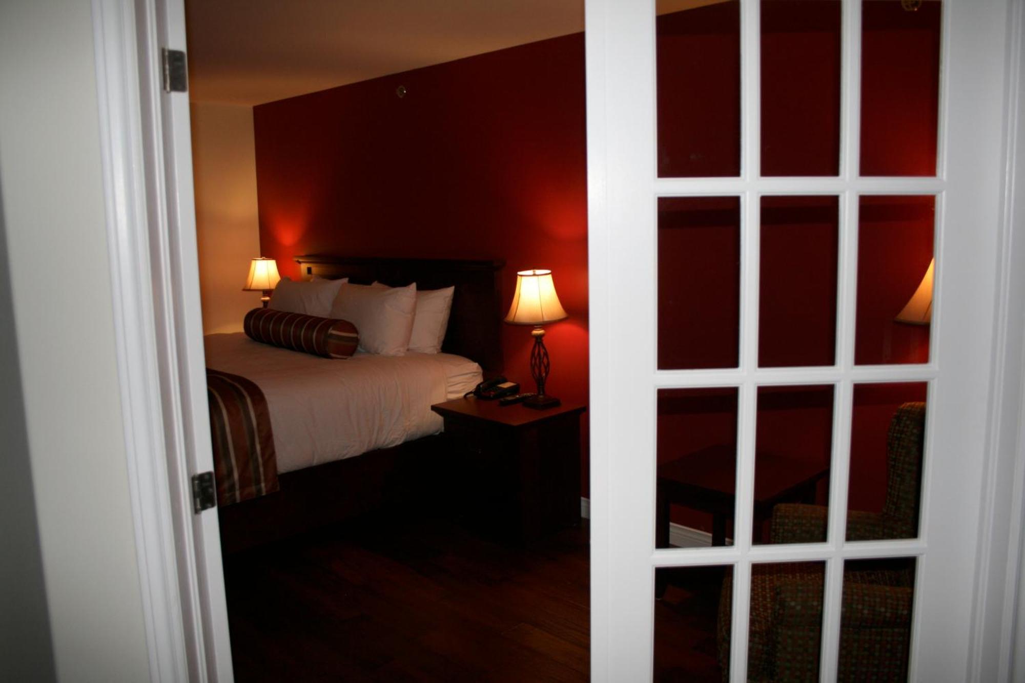 Montague Lanes Riverhouse Inn & Cottages חדר תמונה