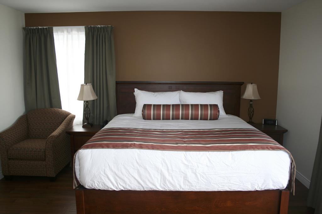 Montague Lanes Riverhouse Inn & Cottages חדר תמונה