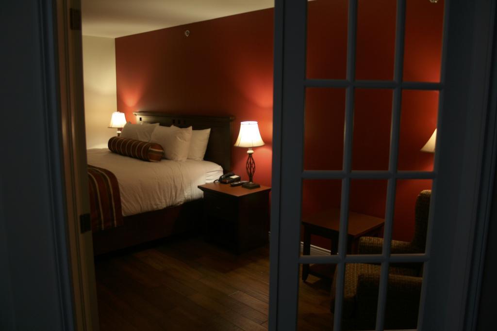Montague Lanes Riverhouse Inn & Cottages מראה חיצוני תמונה
