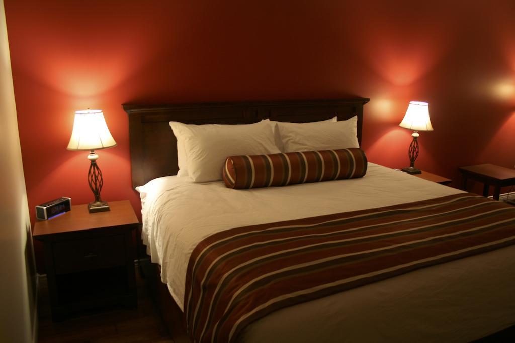 Montague Lanes Riverhouse Inn & Cottages חדר תמונה