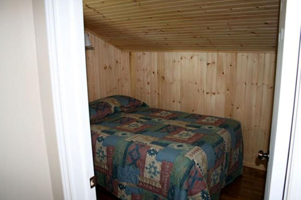 Montague Lanes Riverhouse Inn & Cottages חדר תמונה
