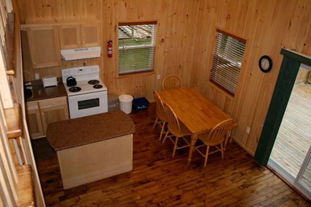 Montague Lanes Riverhouse Inn & Cottages חדר תמונה