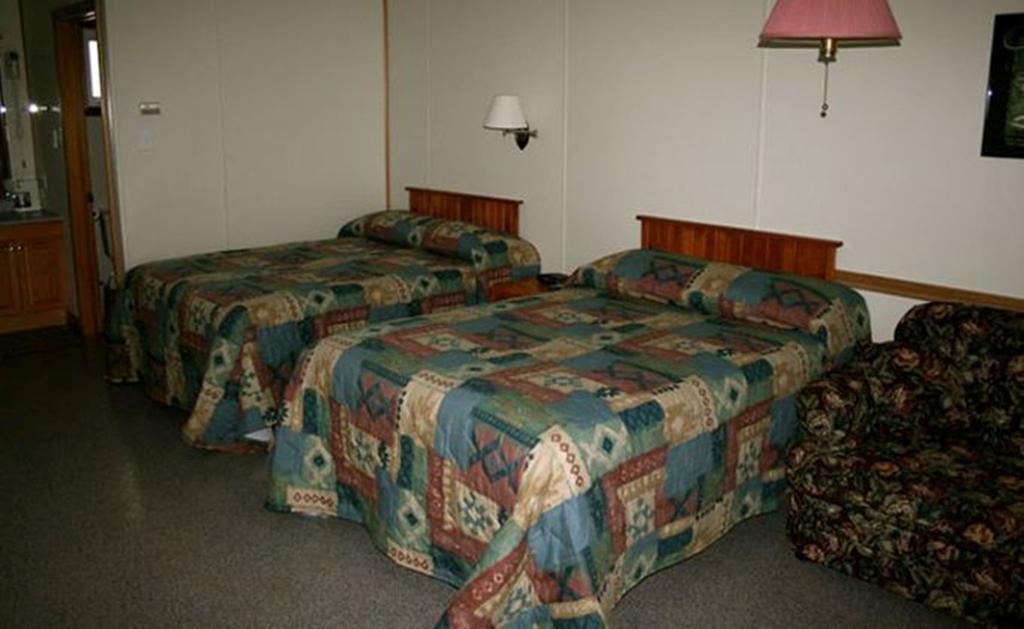 Montague Lanes Riverhouse Inn & Cottages חדר תמונה